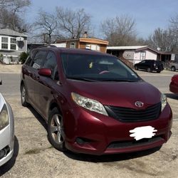 2011 Toyota Sienna