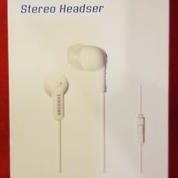 Skullcandy Samsung JVC Apple iPhone
Aux earbuds headphones ear bud many different types of Earbuds  available Bz1