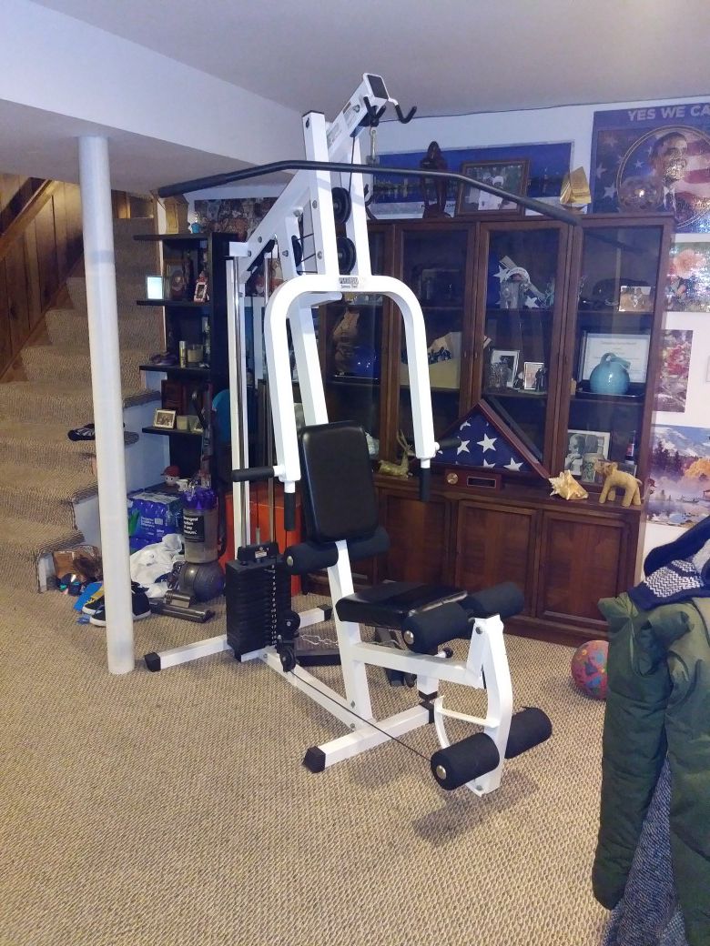 Like New..Parabody 250 series steel home gym