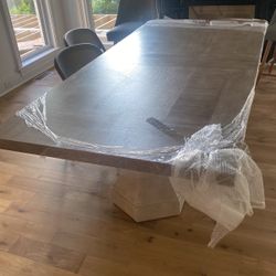  Benhardt Table With Extension 