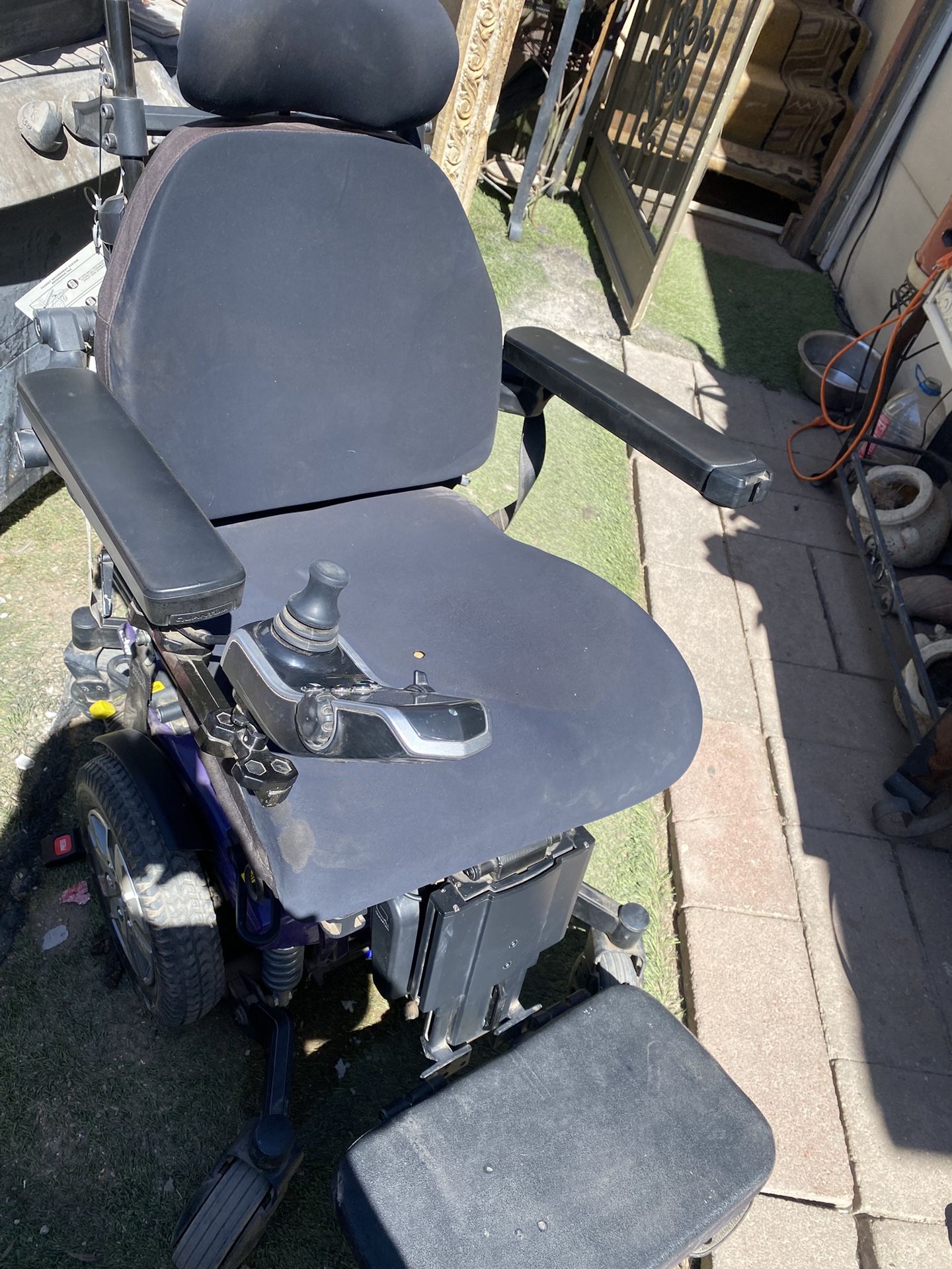 Quantum Edge 2.0 Electric scooter/Wheelchair