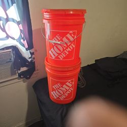 Two 5 Gallon Buckets With Lids 