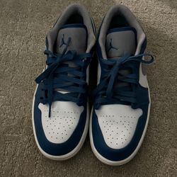 Jordan’s 1 true blue  Size 10 