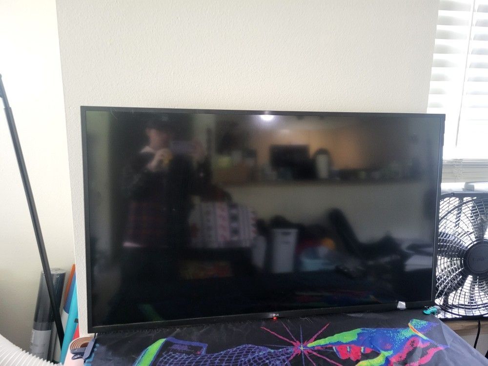 45 Inch LG Smart TV