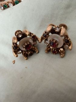 Vintage Gold-Tone Rhinestone Clip-On Earrings