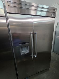 48" THERMADOR BUILT IN STAINLESS STEEL REFRIGERATOR