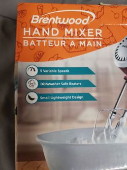 Brentwood Red 5-Speed Hand Mixer (New in Box)