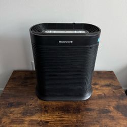 Honeywell HPA300 True HEPA Air Purifier + 5 New Pre-Filters