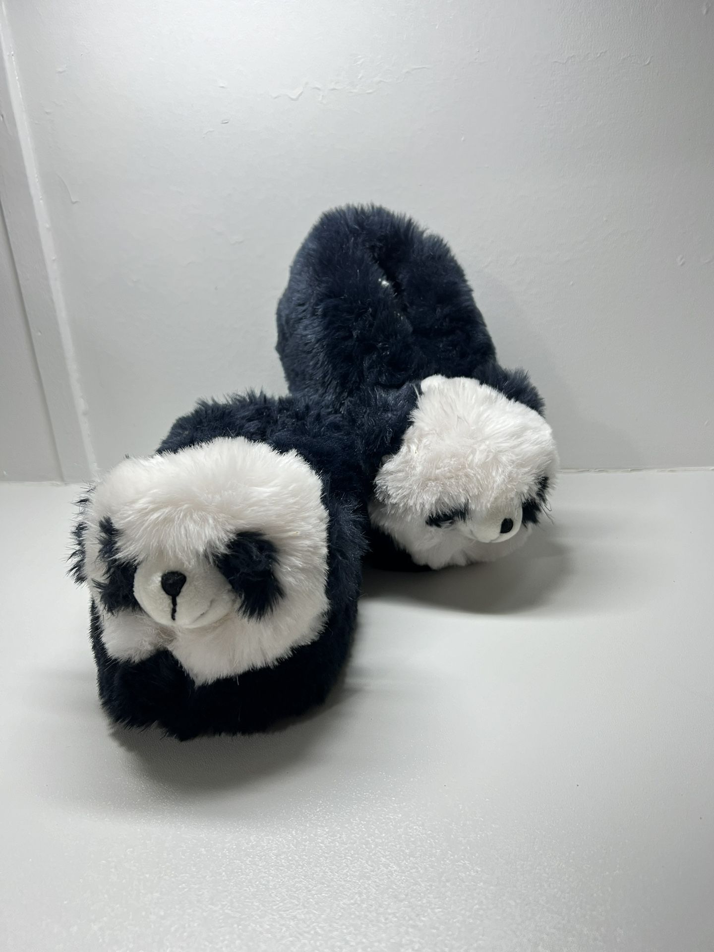 Pottery Barn Kids size medium panda slippers Small size 