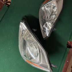 2005 Toyota Sienna Headlights 