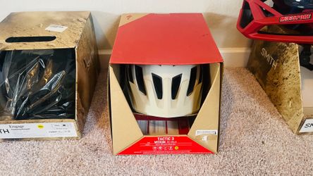 Specialized tactic 3 helmet