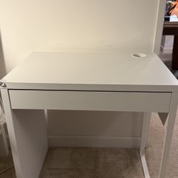 IKEA Modern White Desk With A Drawer