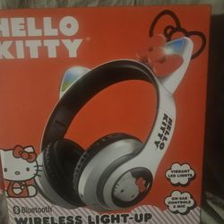 Hello Kitty headphones