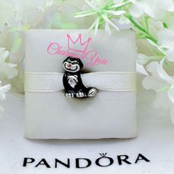 Adorable Charm 925 silver for Pandora moments bracelet.