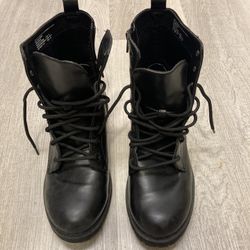 Time And Tru Women’s Black Faux Leather Lace Up Combat Military Boots Size 9