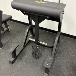 Reverse Hyper Get it Discounted Before Store Opening