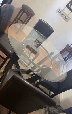 Dining room table