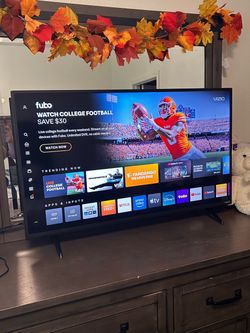 Vizio Smart TV with Stand 40in