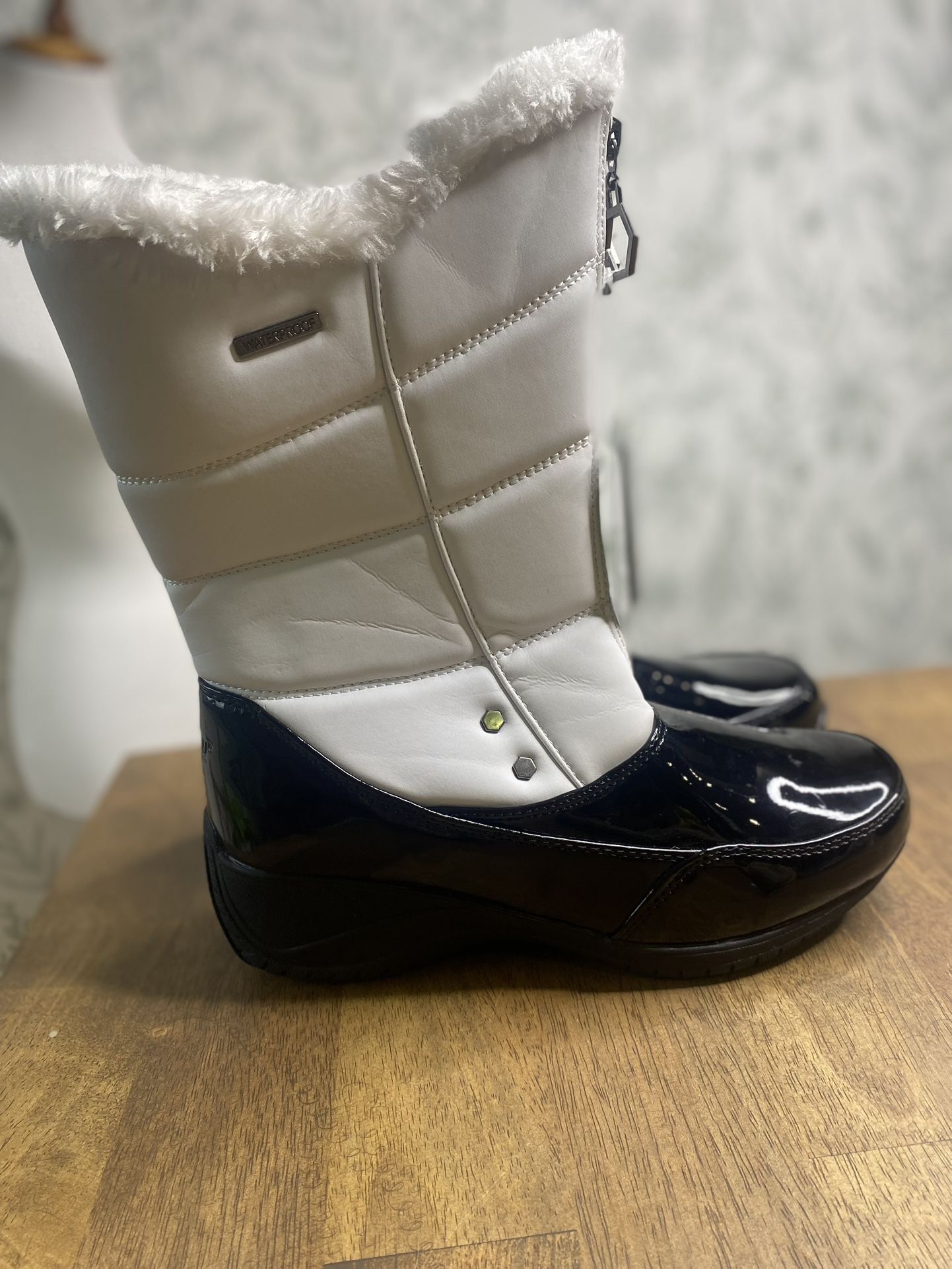 KHOMBU Womens Black Platform Waterproof Round Toe Wedge Zip-Up Snow Boots 8  