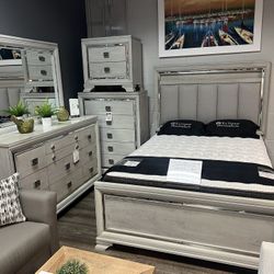 4-piece Queen Glam Bedroom Set!