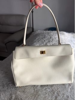 Leather https://offerup.com/redirect/?o=aGFuZGJhZy5OZXc= no tags
