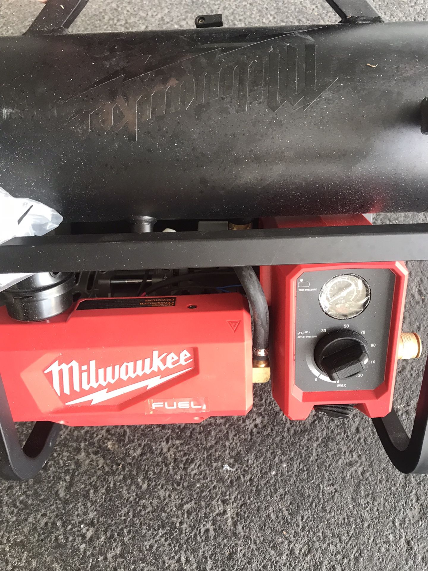 Milwaukee Compressor
