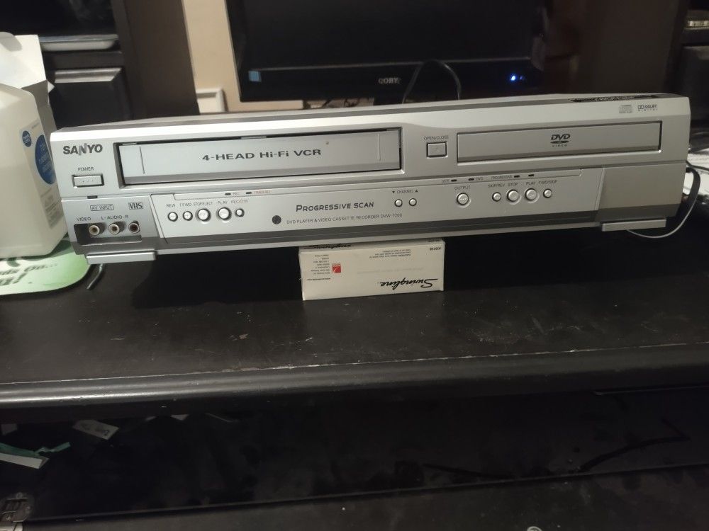 Sanyo VCR/Dvd Player