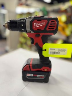 MILWAUKEE M18 18V 1/2 IN. CORDLESS DRILL DRIVER USED