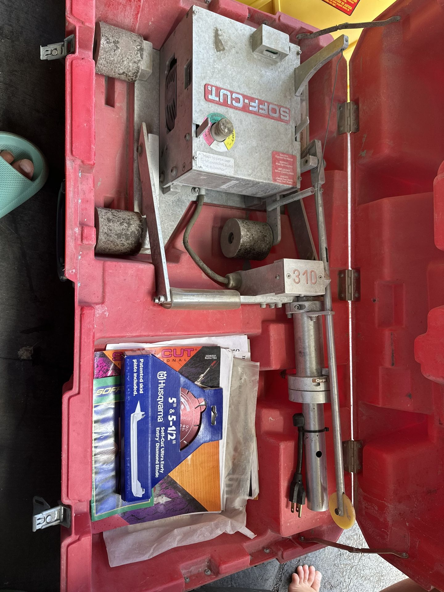 Soff Cut Saw 310 Concrete Saw