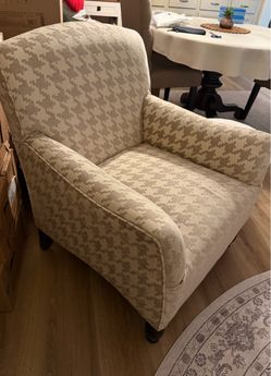 Houndstooth Upholstered Accent Chair