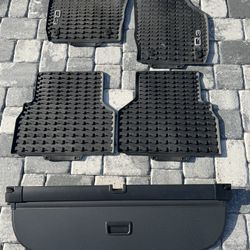 2018 Audi Q3 Retractable Cargo Cover & Weather Floor mats 