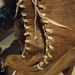 Size 10 Classic Lace Up  Leather Timberland Boots