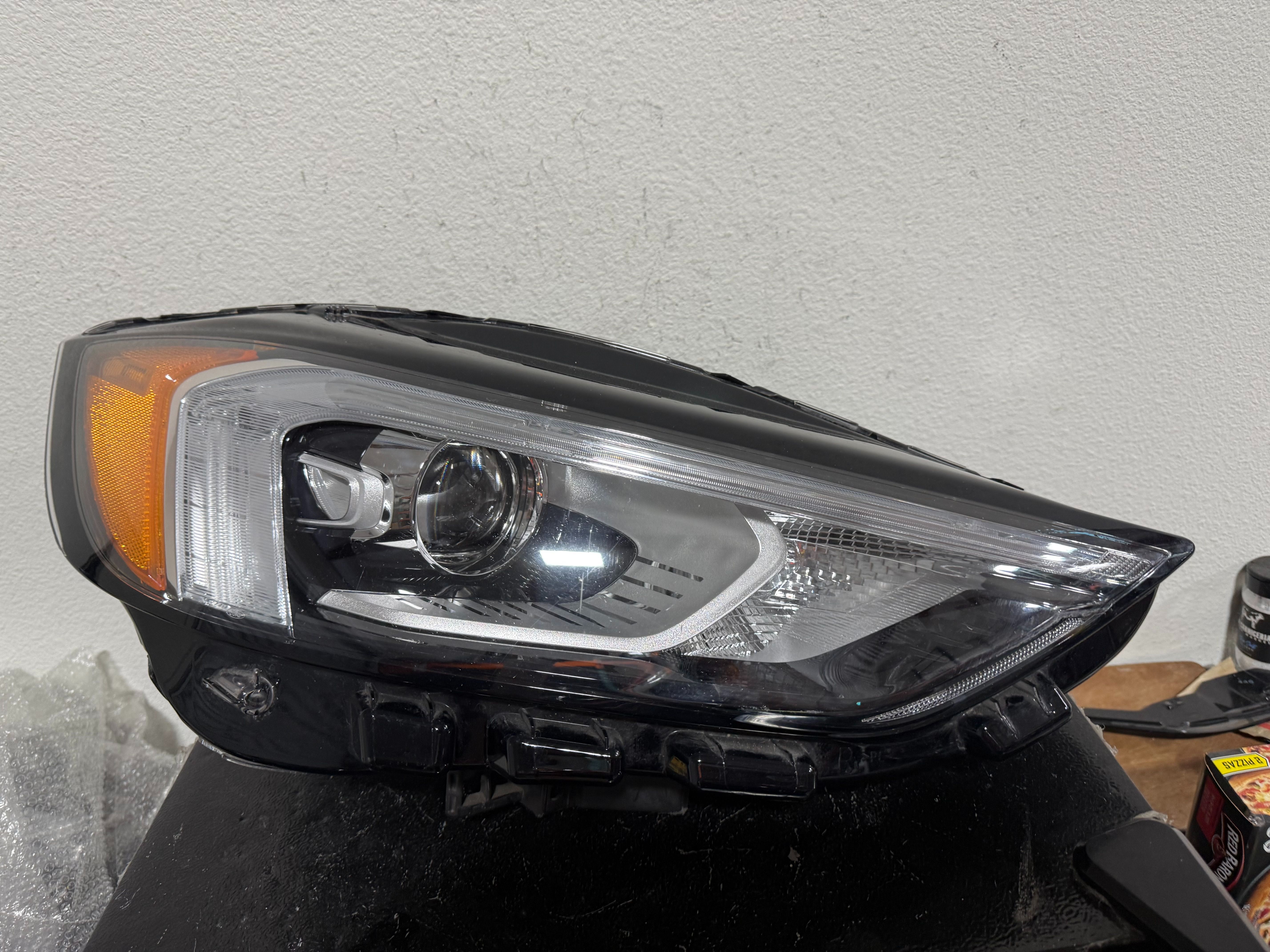 FORD EDGE RIGHT HEADLIGHT 2023