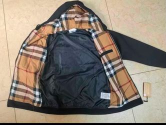 Burberry Black Zip-Up Jacket Size L
