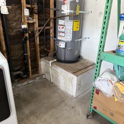 40 gallon Rheem water heater