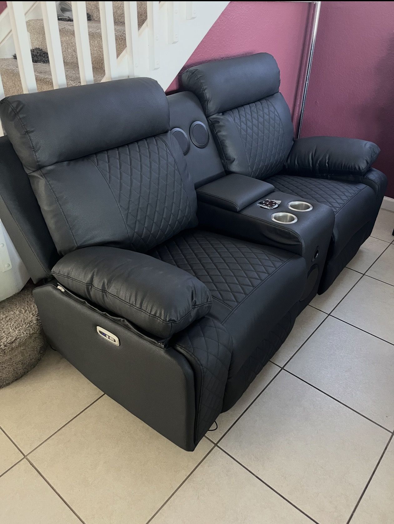 BLACK Leather LOVESEAT w/ LEDβs & SPEAKERS ππ»