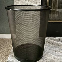 Office Trash Can in Great Condition