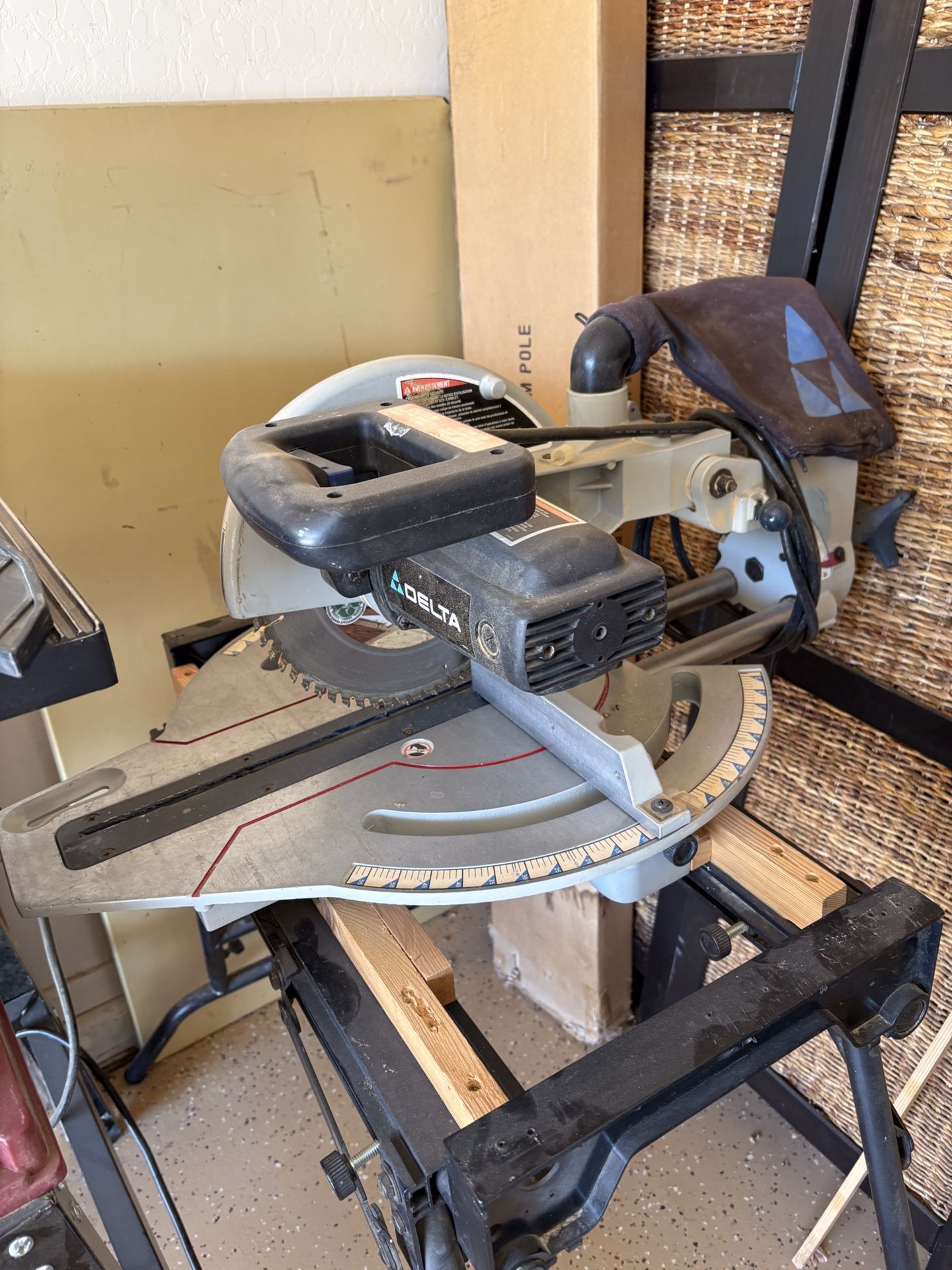 Delta Miter Saw