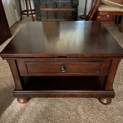 Ashley Lift Top Cocktail Table