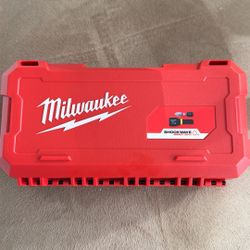 Milwuakee Drill Set