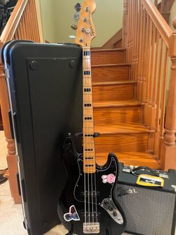 Squier Classic Vibe Jazz Bass w/ Fender Rumble Amp, Hardshell Case