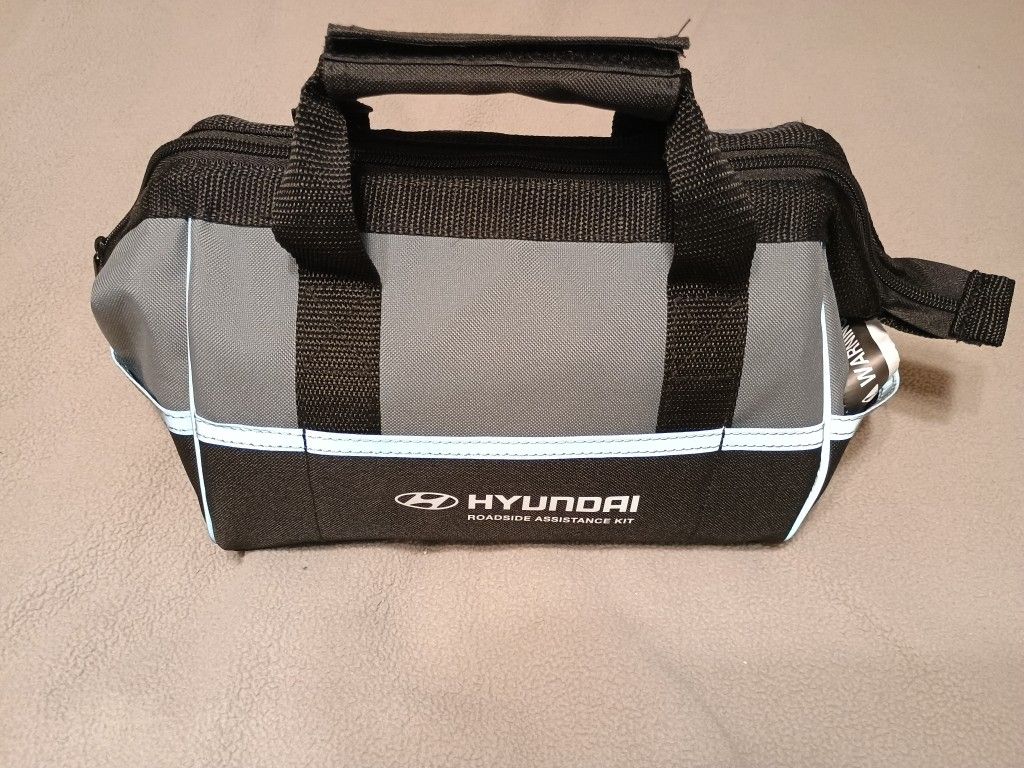 Hyundai Roadside Assistance Kit