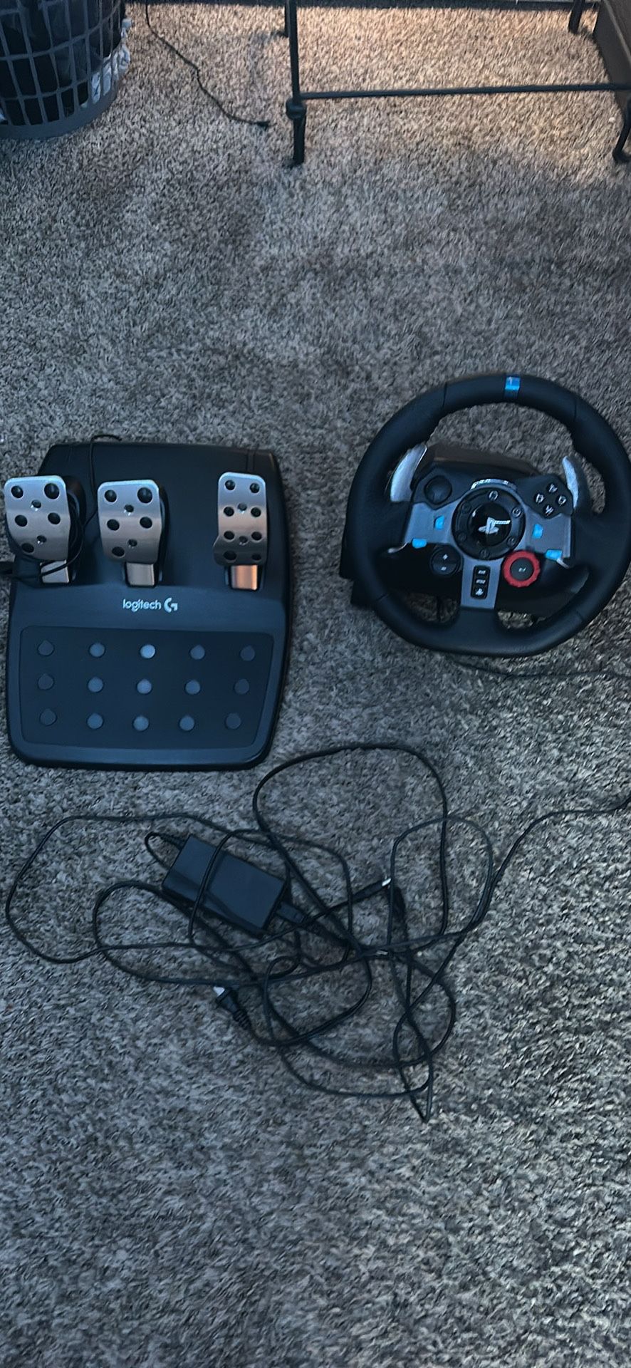 Logitech - G29 Driving Force Racing Wheel and Floor Pedals for PS and PC
