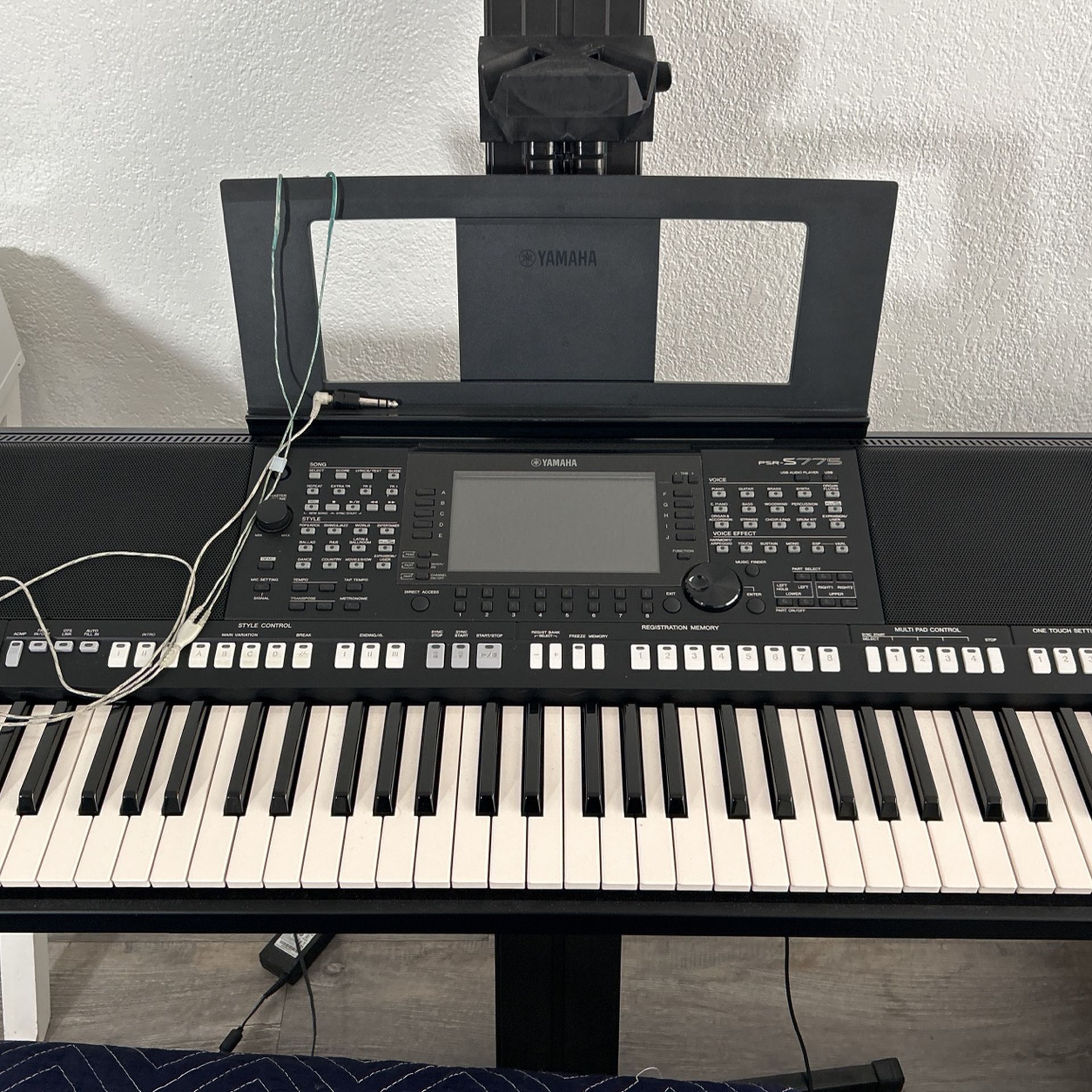 Yamaha Psrs 775. Leer Bien