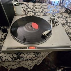 Vintage Pioneer PL-100 Turntable Record Player 