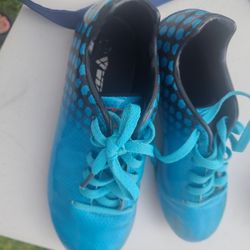 Size 13.5 Kids Soccer