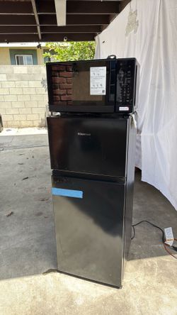 MICRO & REFRIGERATOR