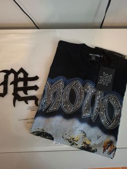 Mixed Emotions Size M Black Tee