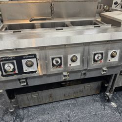 Henny Penny 3 Well fryer 