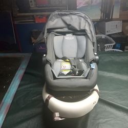 Graco Baby Car Seat. 
